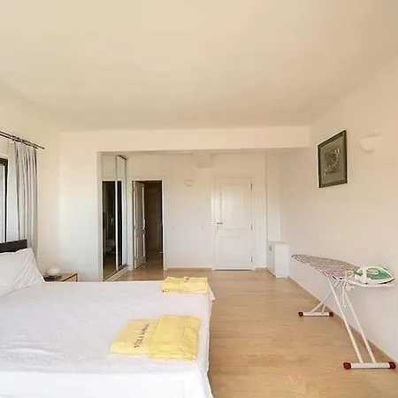 Samsara With Stunning Sea Views In Vilă *