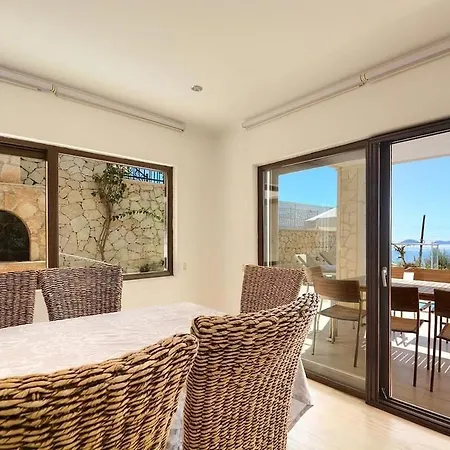 Samsara With Stunning Sea Views In Vilă